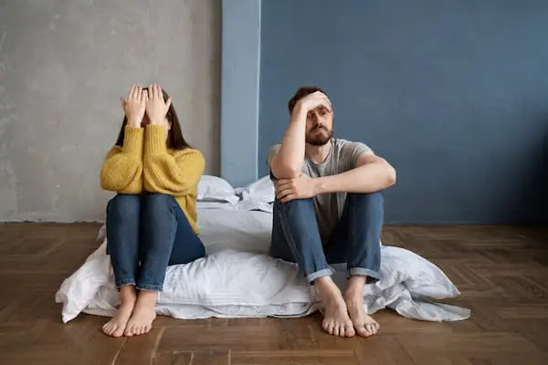couple-having-communication-problems (1)