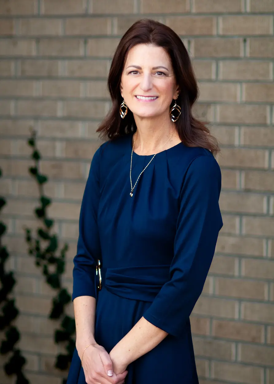 Michelle Brownlee Ffamily Strong Therapist Colorado Headshot Portrait